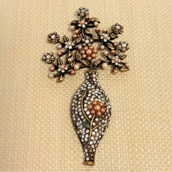 Vintage floral bouquet brooch - Picture 1 of 5